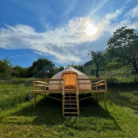 Flore's Garden Glamping Cort de lux *