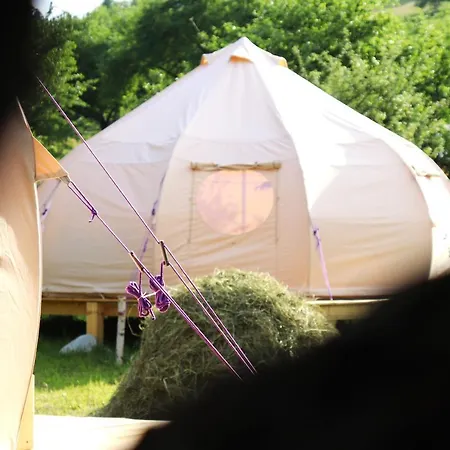 Cort de lux Flore's Garden Glamping *