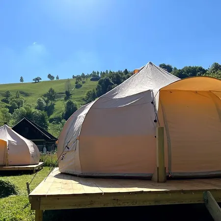 Flore's Garden Glamping Cort de lux Bran (Brasov)