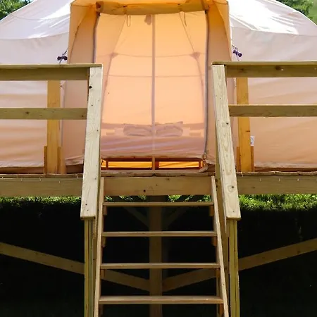 Cort de lux Flore's Garden Glamping *