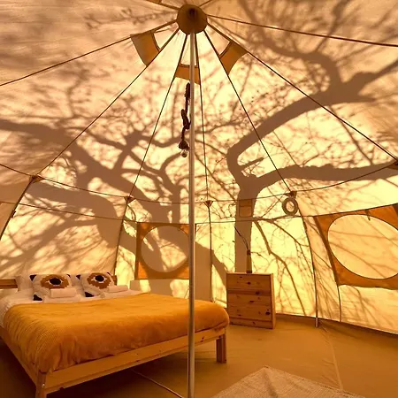 Flore's Garden Glamping Cort de lux *